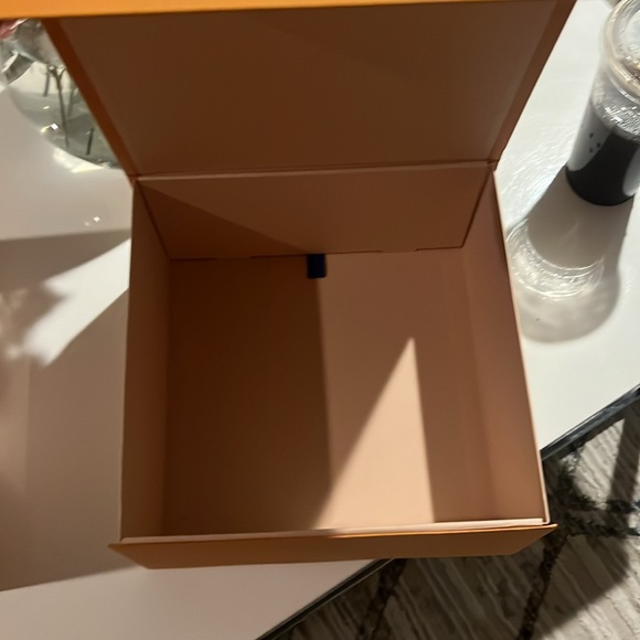 Louis Vuitton Gift Box - Picture 2 of 2